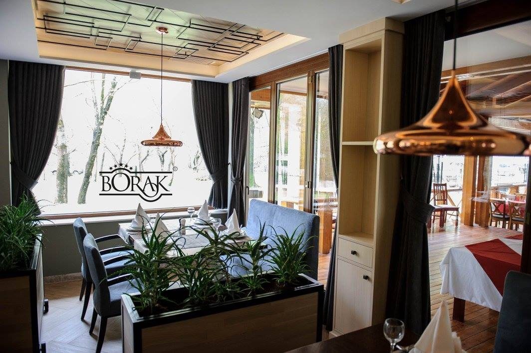 Restoran Vrelo Borak — eksterijer