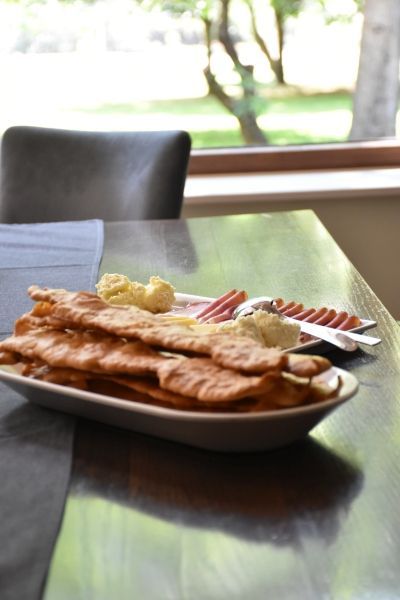 Tradicionalna teletina i krumpir ispod saća (peka)