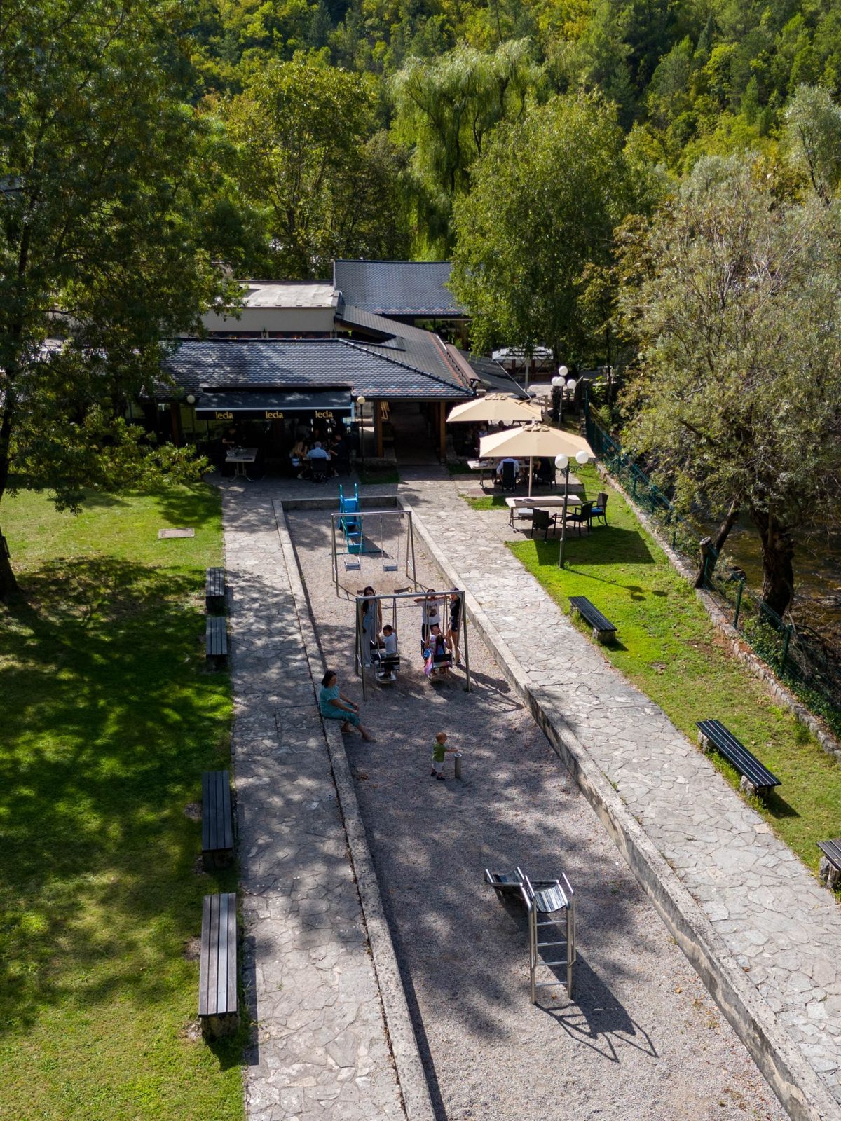 Zračni snimak prekrasnog kanjona Borak i izvora rijeke Lištice